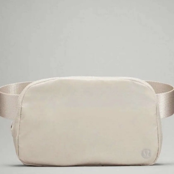 LULULEMON Everywhere Opal Belt Bag - Picture 1 of 4